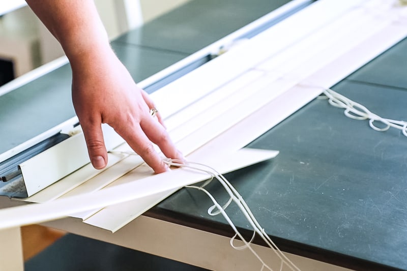 removing slats from window blinds