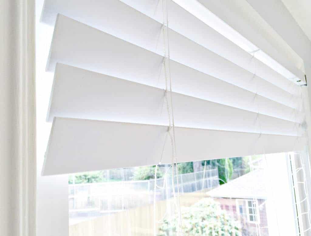 Give Sun Damaged Blinds New Life with Spray Paint The Handyman's Daughter