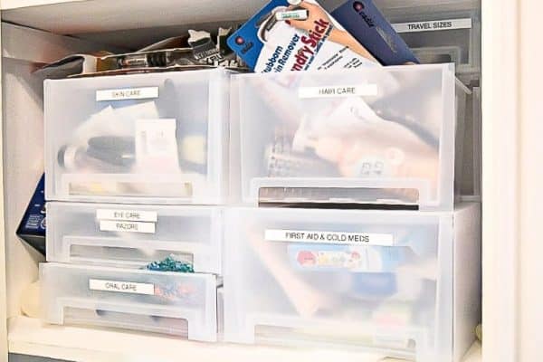 Our linen closet was in desperate need of some organization! Time to stock up on Daiso products!