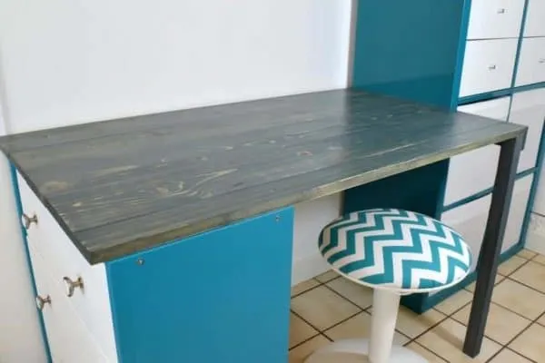 This IKEA desk hack was easy to create with just a few boards and angle brackets! - The Handyman's Daughter
