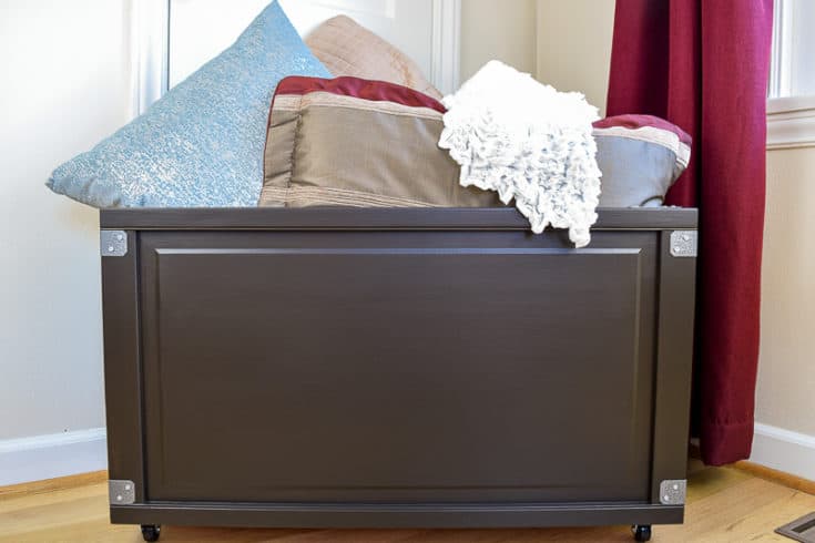 DIY Rolling Blanket Storage Box - The Handyman's Daughter