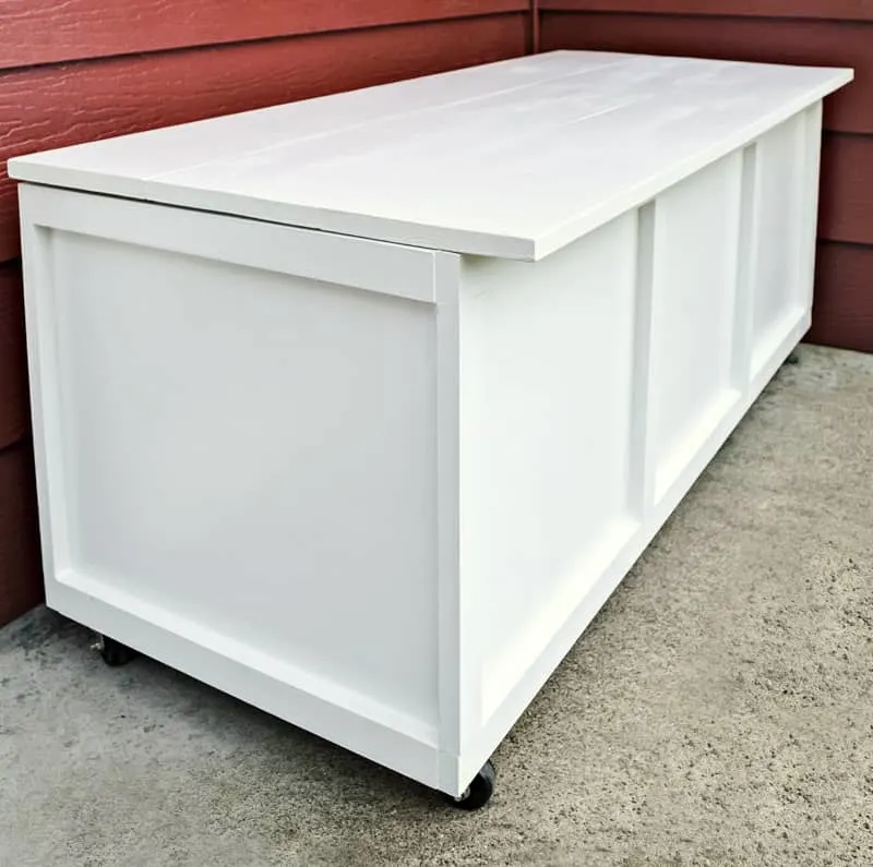 DIY Outdoor Storage Box / Bench - Sand and Sisal