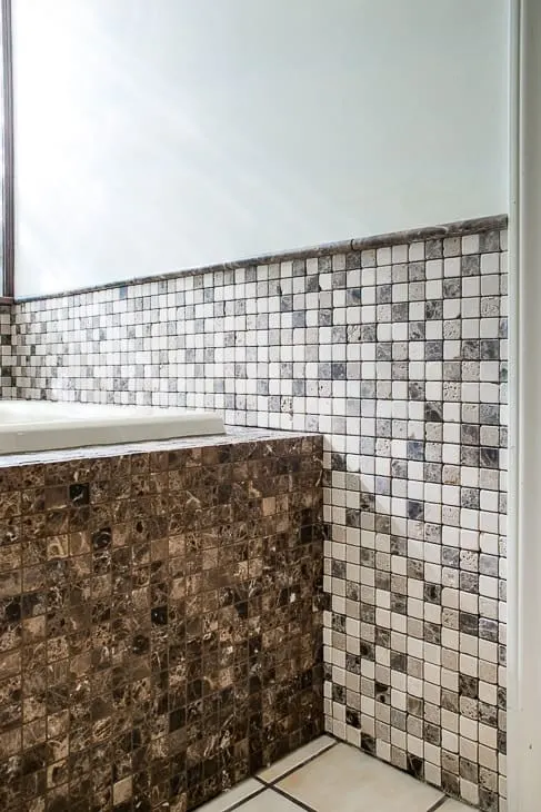 tiled bathtub surround