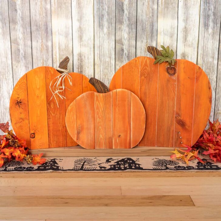 21 Easy DIY Wood Pumpkin Decor Ideas - The Handyman's Daughter
