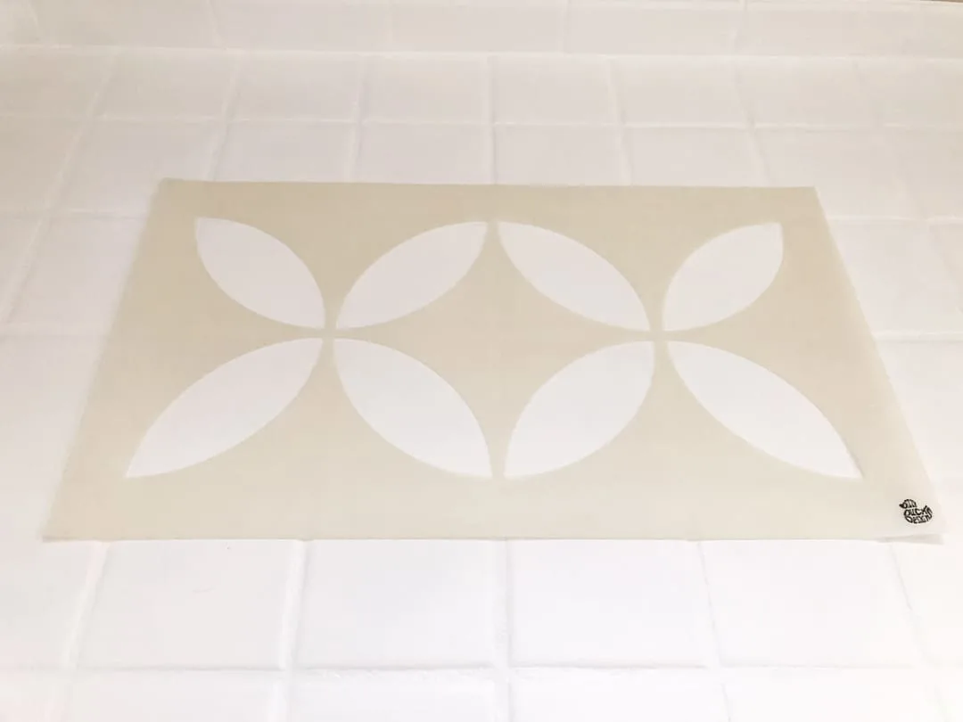 HOW TO STENCIL A FLOOR // PAINT AND STENCIL FLOOR // DIY FLOOR