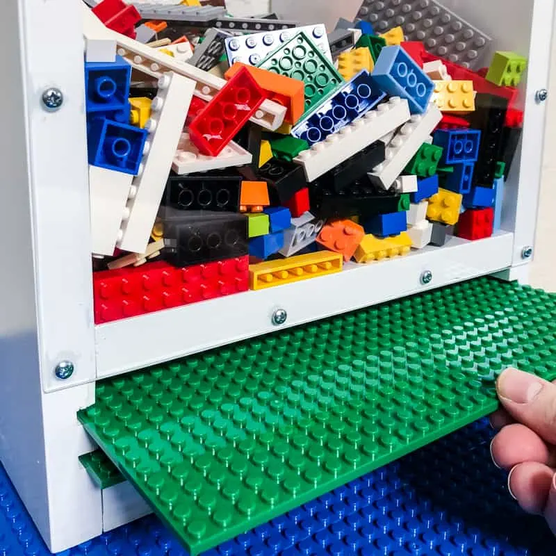DIY Lego bin with slots for baseplate storage