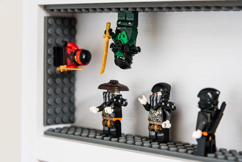 60 LEGO Minifigures Desktop Display Case