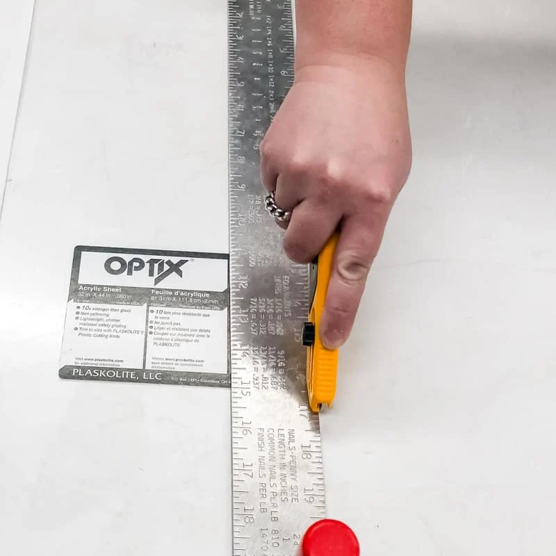 how to cut acrylic or plexiglass by hand by scoring