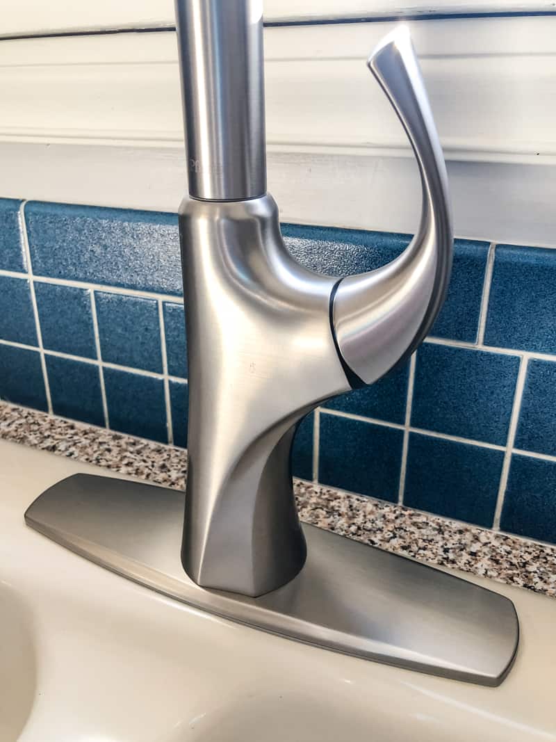 Pfister Miri faucet neck connected to body