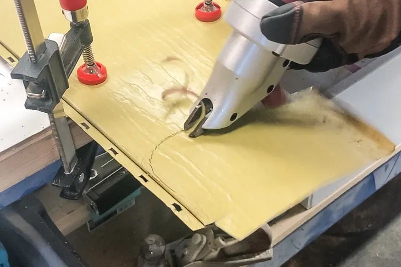 cutting aluminum siding with electric metal shears