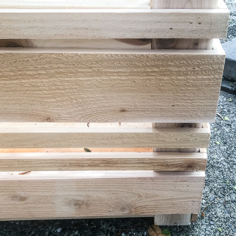 alternating slats on storage box
