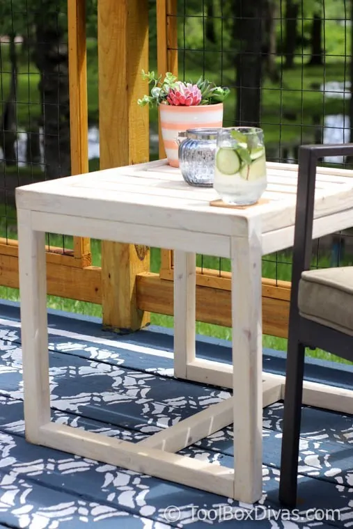 20 Diy Outdoor Table Ideas For Your, How Do I Make A Small Outdoor Table
