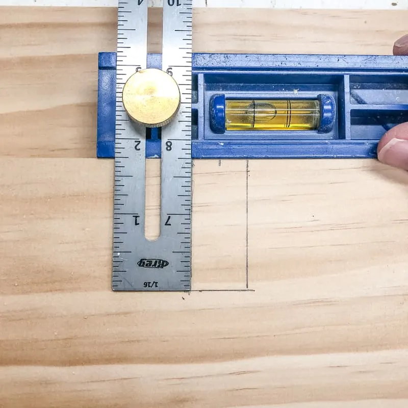 marking notches for DIY cornhole scoreboard base