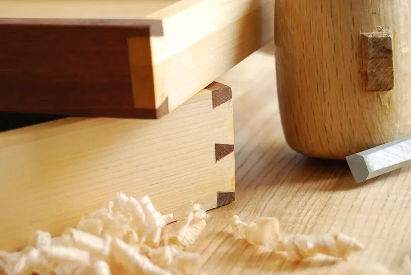 dovetail joints on drawer boxes