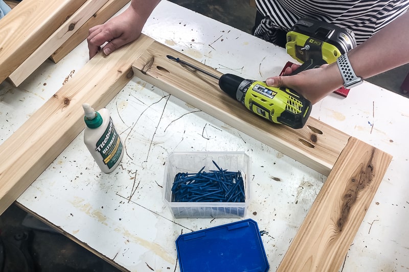 assembling legs for umbrella stand side table