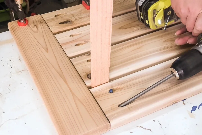 screwing slats together for top of umbrella stand table