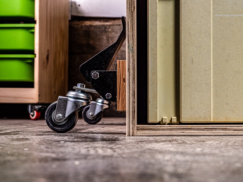 mobile workbench casters