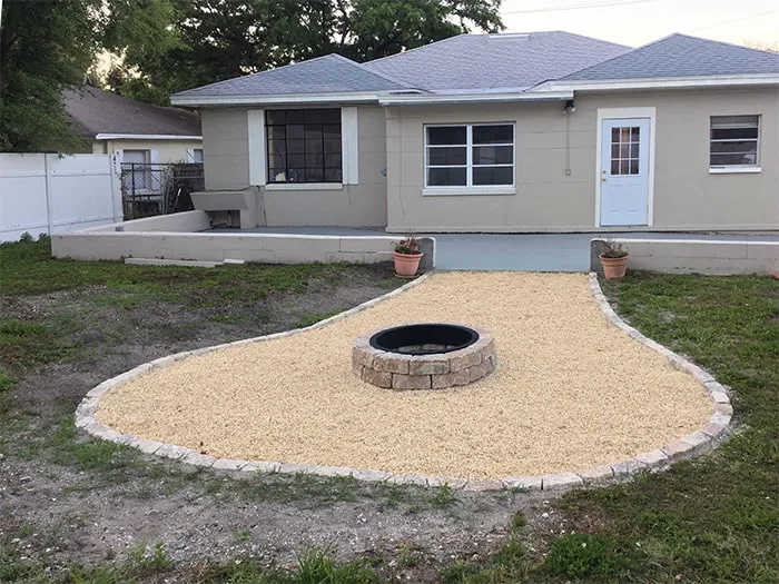 17 Pea Gravel Patio Ideas For Your Yard, How Big To Make Fire Pit Patio With Pea Gravel
