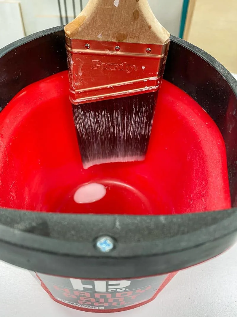 drip drying paint brush in the Handy Paint Pail