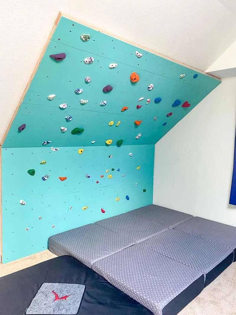 home climbing gym with folding foam mattress crash pads
