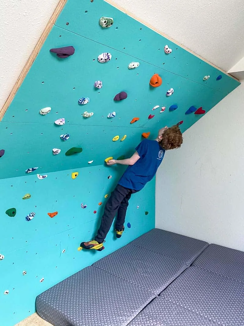 DIY climbing wall with underhand start holds