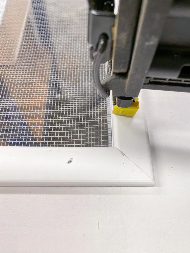 mitered corner of screen moulding