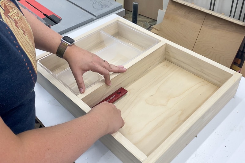 checking for square on middle divider of Lego tray