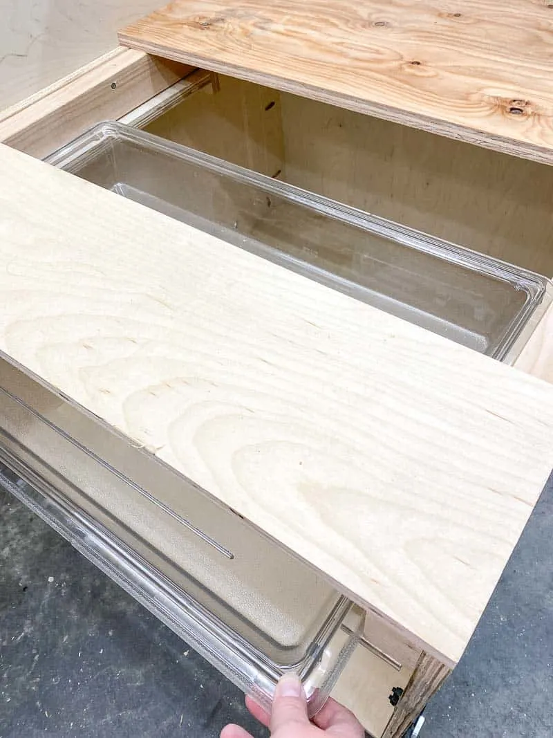 dust tray in table saw stand