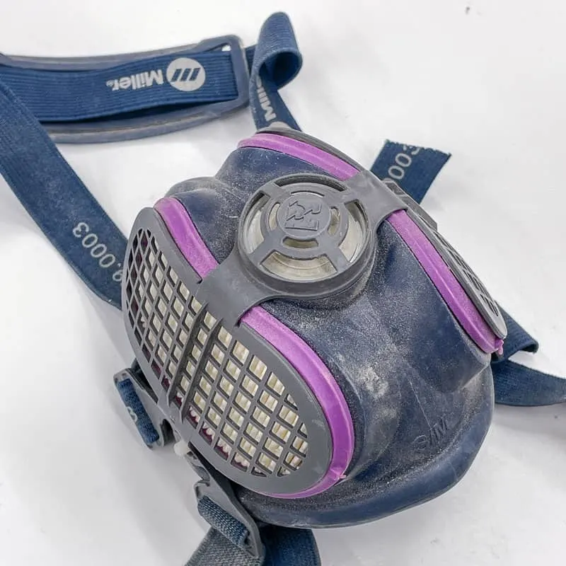 respirator to protect your lungs while spray painting
