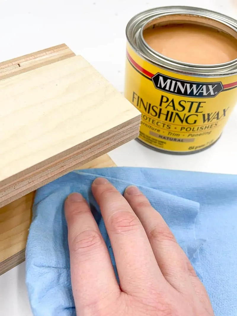 applying paste wax to inside of spline jig saddle