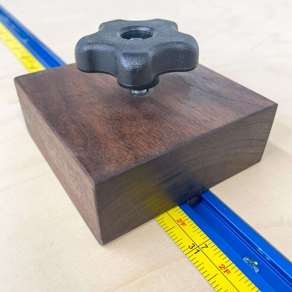 recessed t track with measuring tape and stop block with star knob