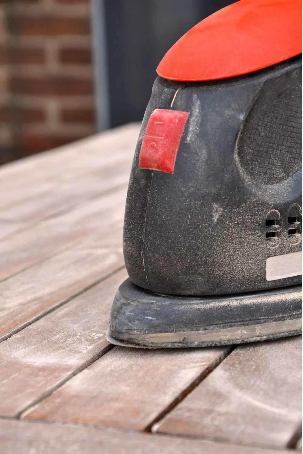 corner cat sander with pointed end