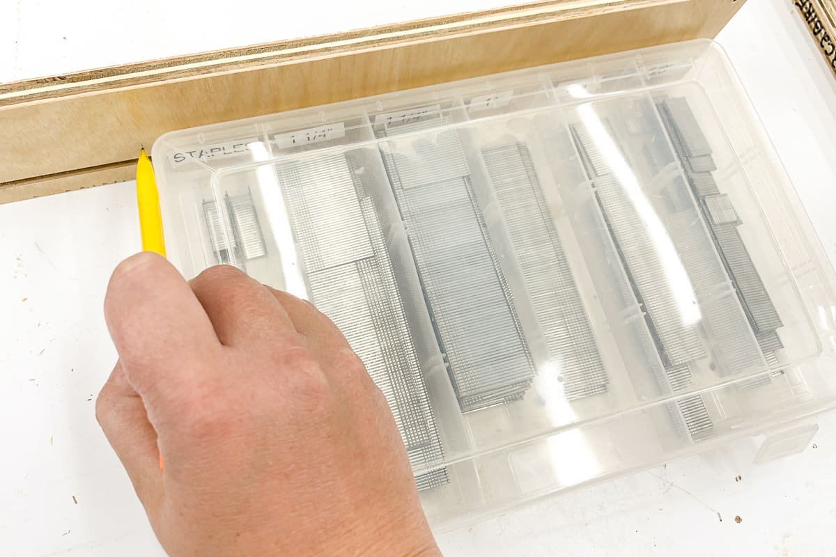 marking the drawer size for the nail organizer