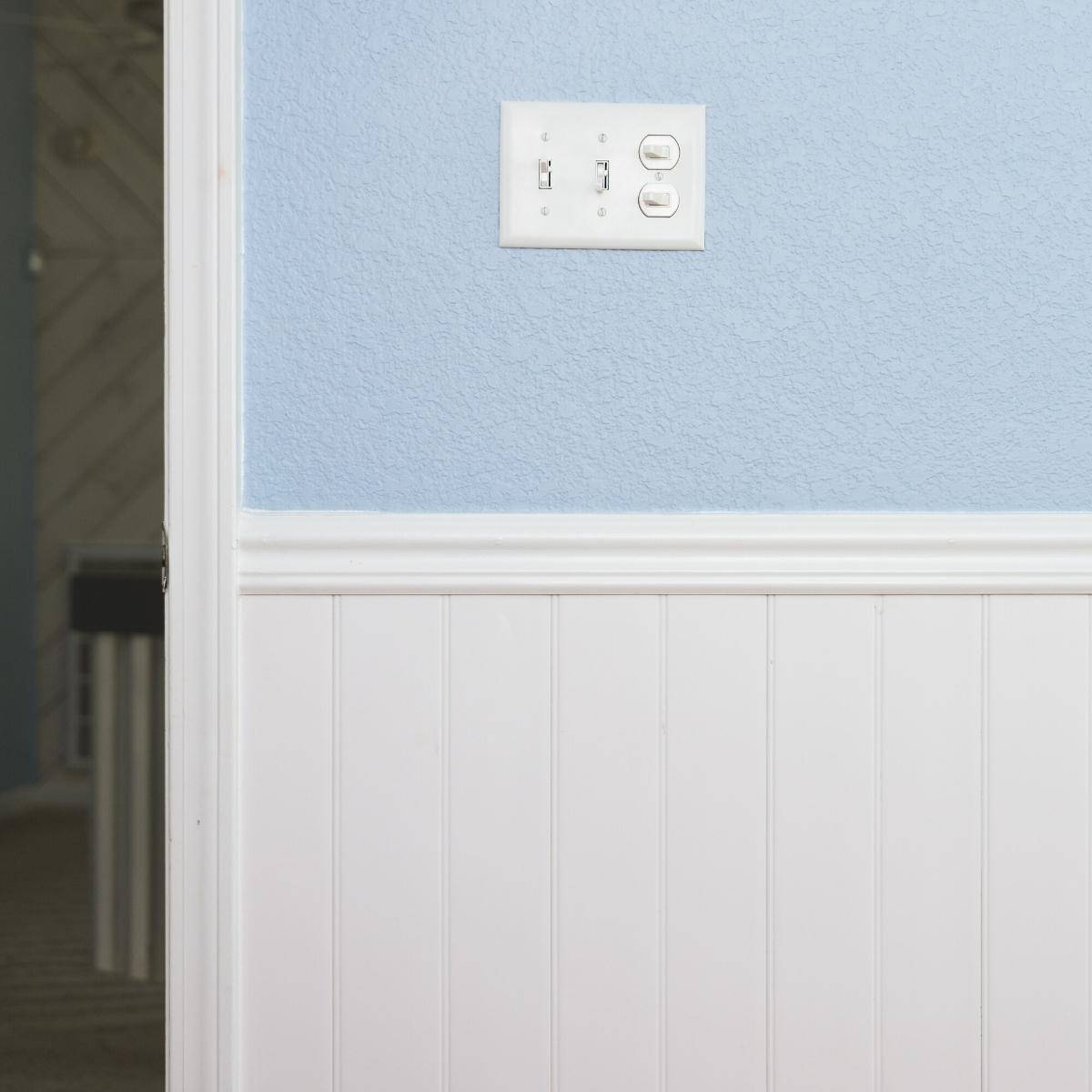 wainscoting with top rail