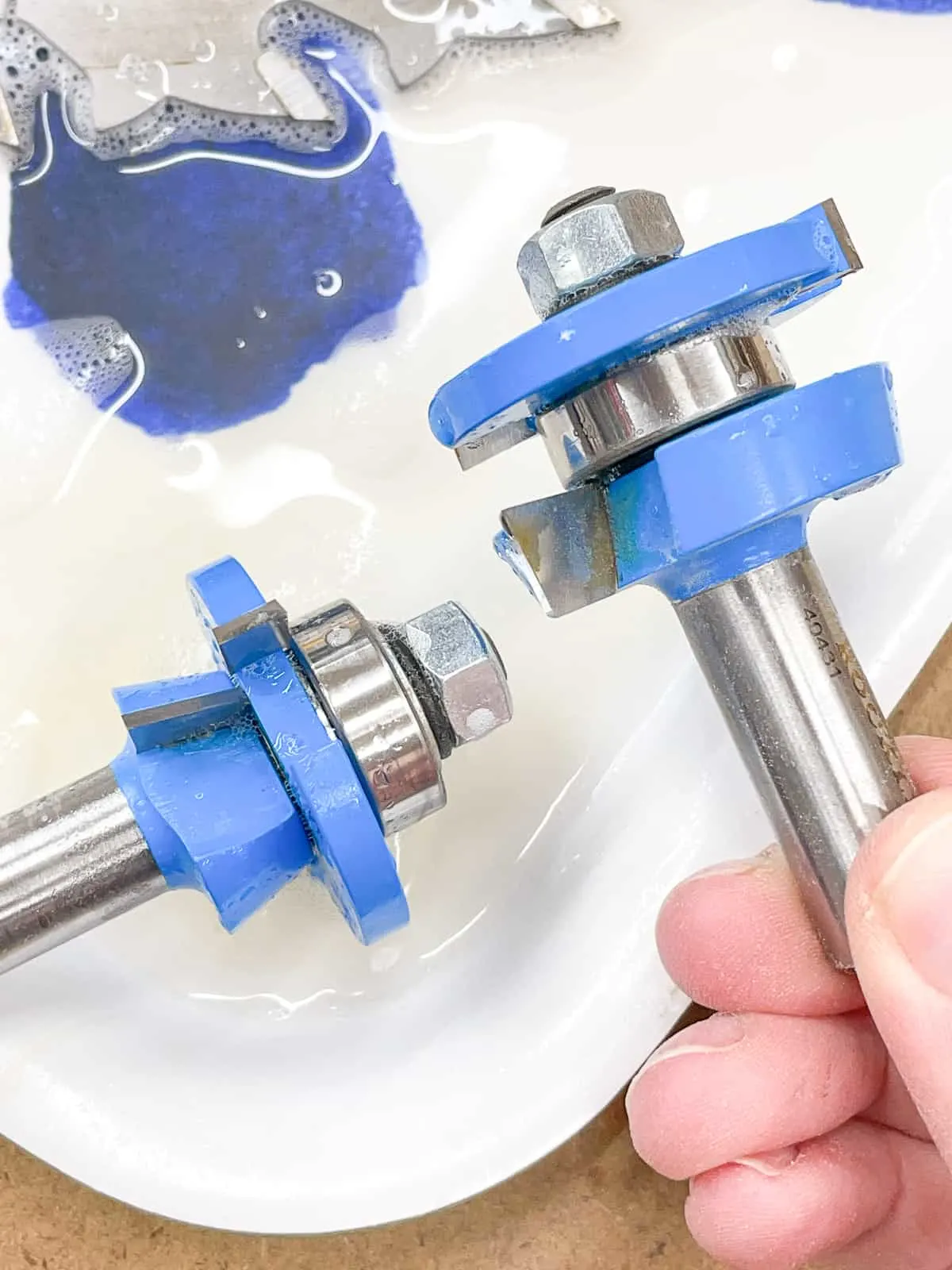 cleaning router bits