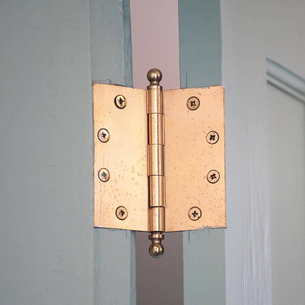 traditional door hinge