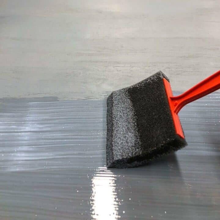 applying polyurethane to gray wood stain