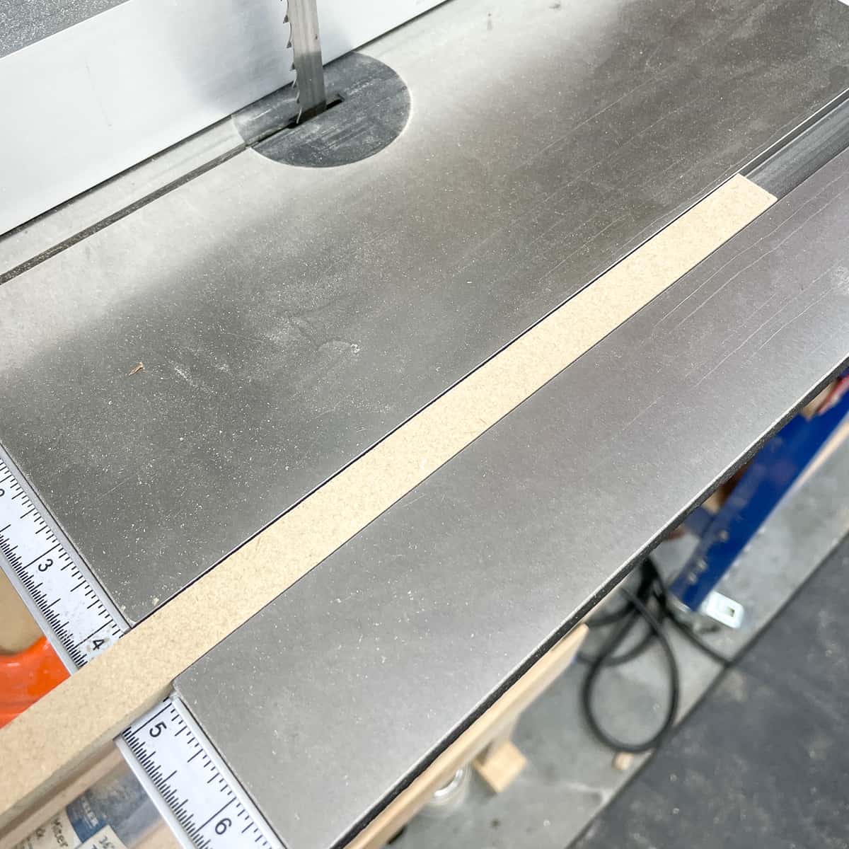 runner for bandsaw circle cutting jig in miter slot