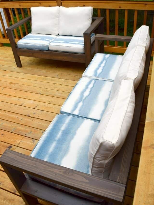 EASY OUTDOOR LOVESEAT AND SOFA FROM 2X4S