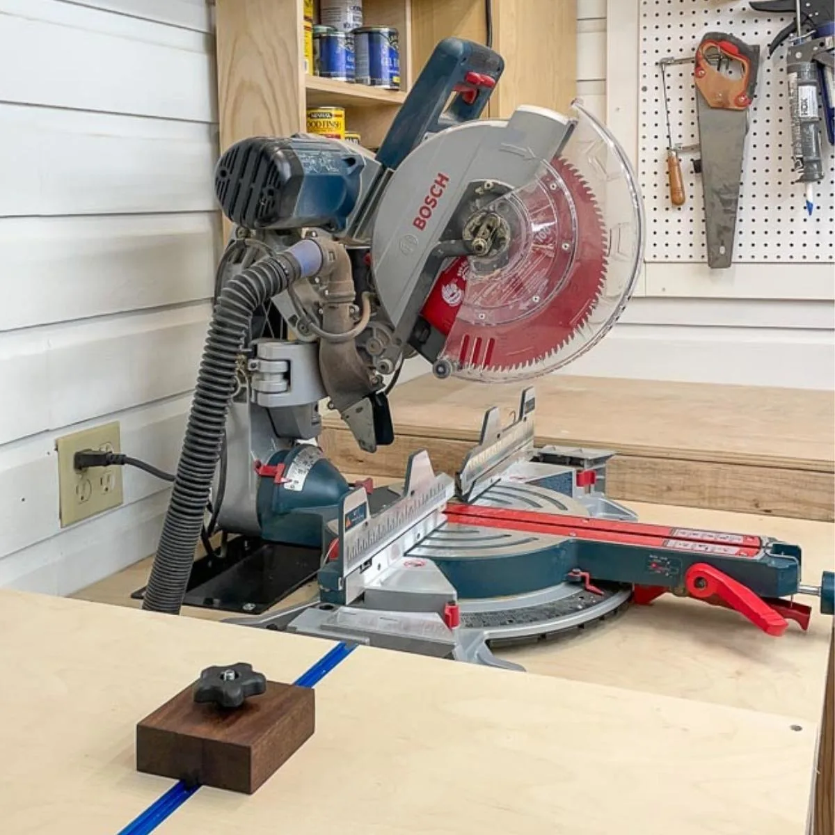 Bosch robot arm sliding miter saw