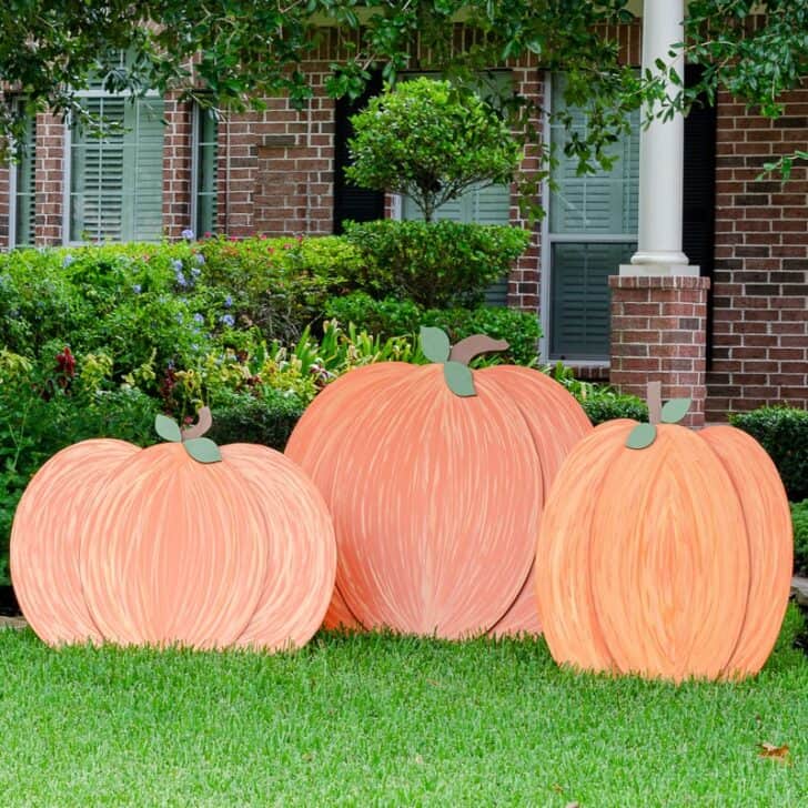 21 Easy DIY Wood Pumpkin Decor Ideas - The Handyman's Daughter
