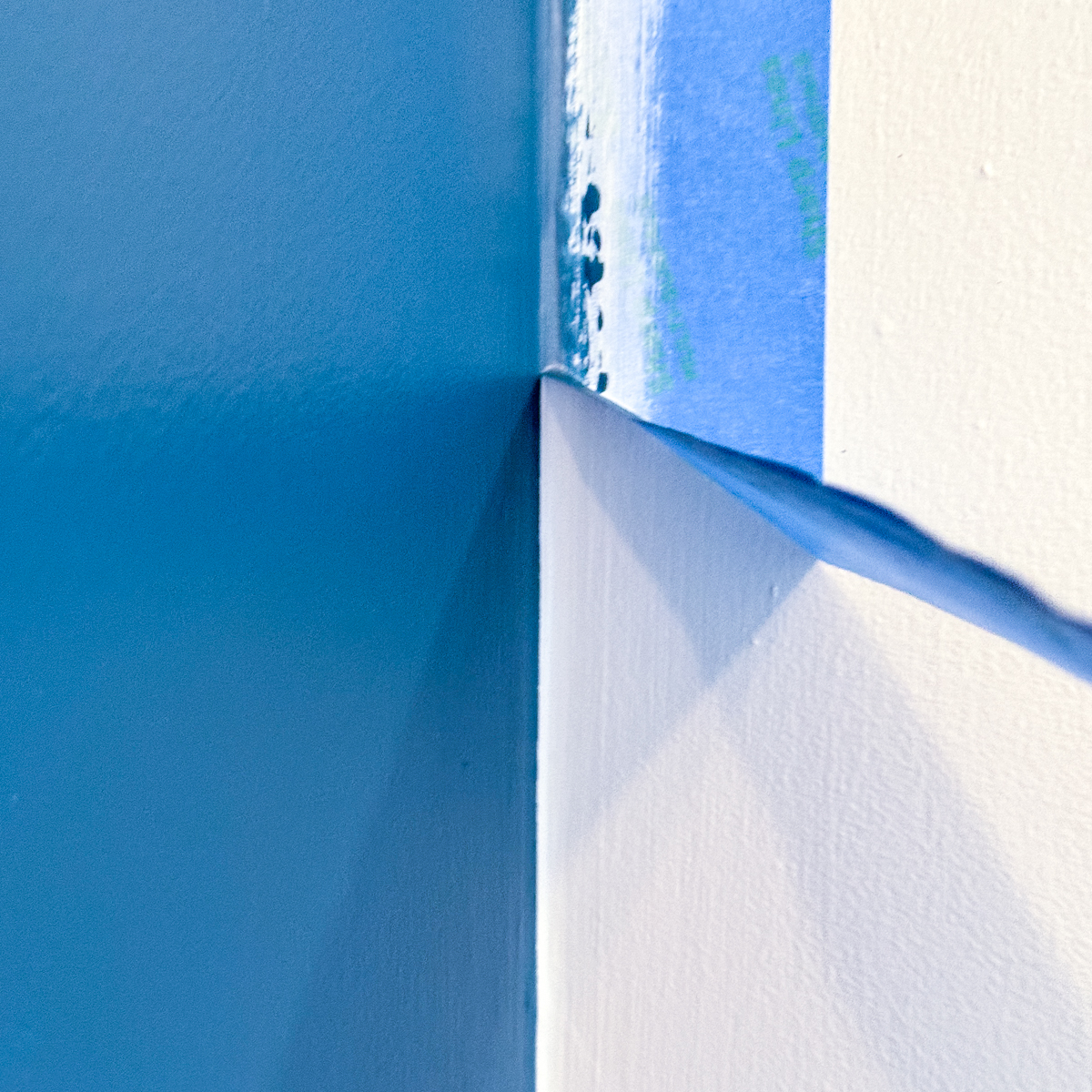 how to paint straight lines between two walls