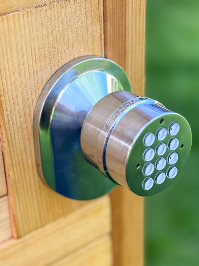 HOW TO INSTALL A DOOR KNOB WITH KEYPAD